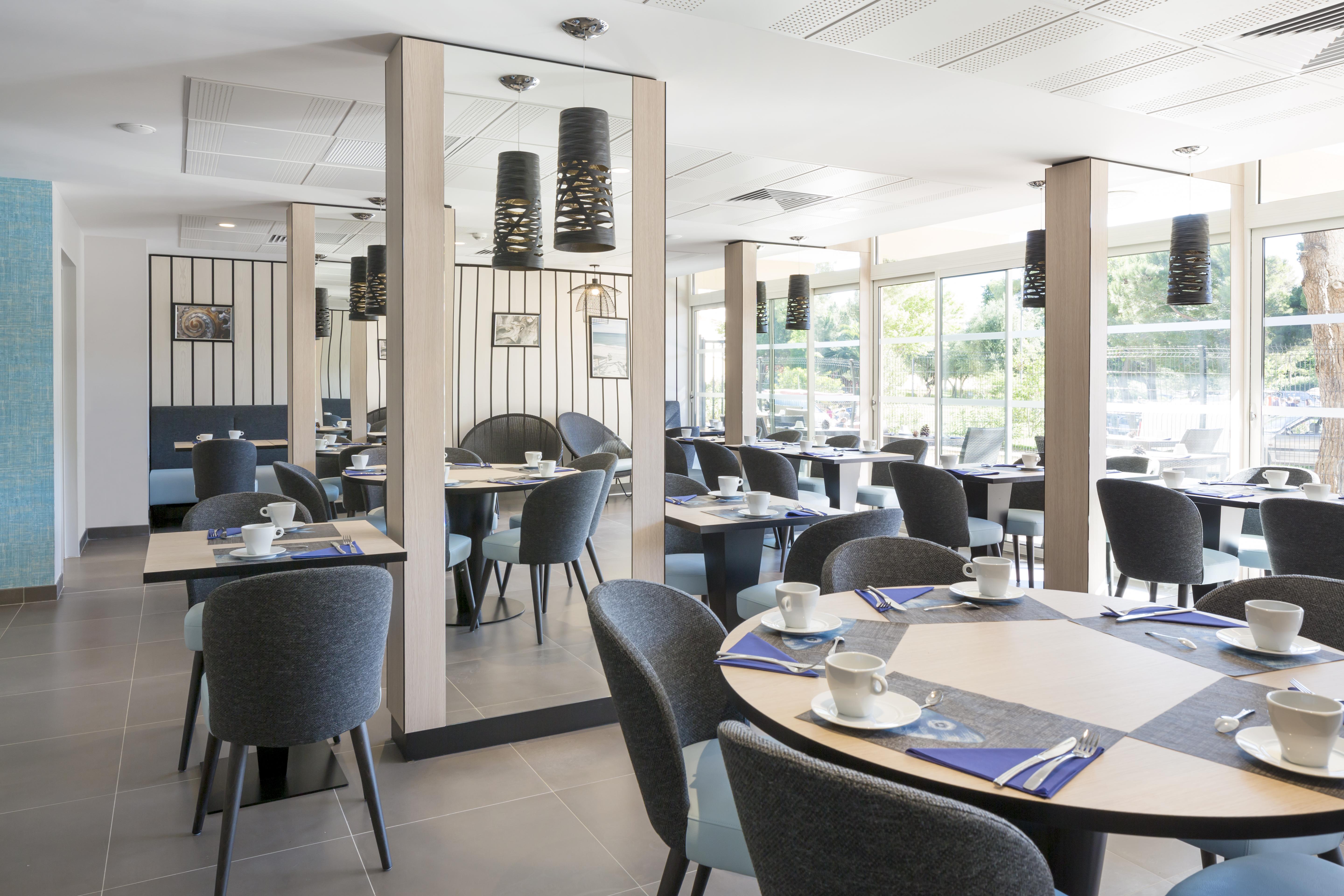 Logis Hotel Les Pins - Operalia Balaruc-les-Bains Exterior photo