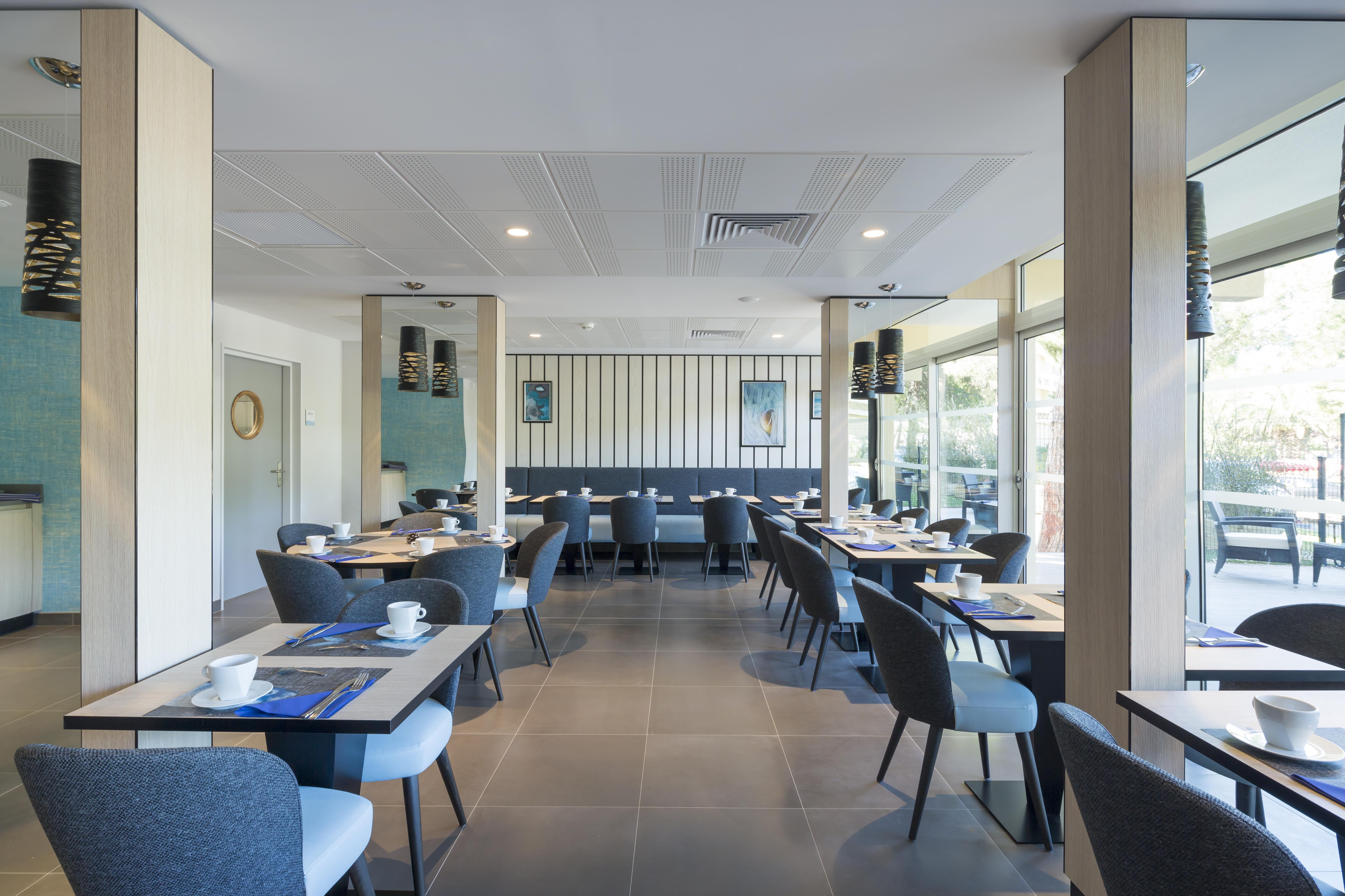 Logis Hotel Les Pins - Operalia Balaruc-les-Bains Exterior photo